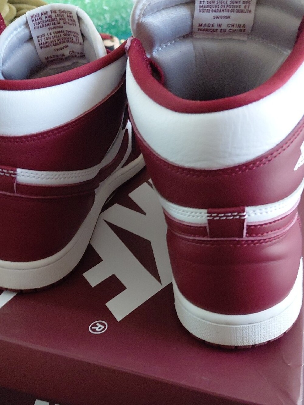 Nike Jordan 1 High Sneakers in White and Burgundy - Picture 7 of 8